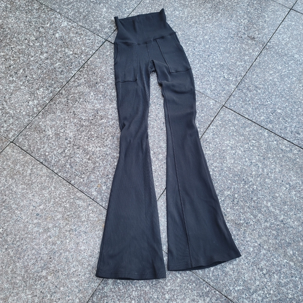 Offline bell bottom leggings
